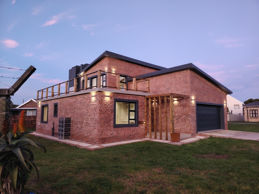 4 Bedroom Property for Sale in Aston Bay Eastern Cape